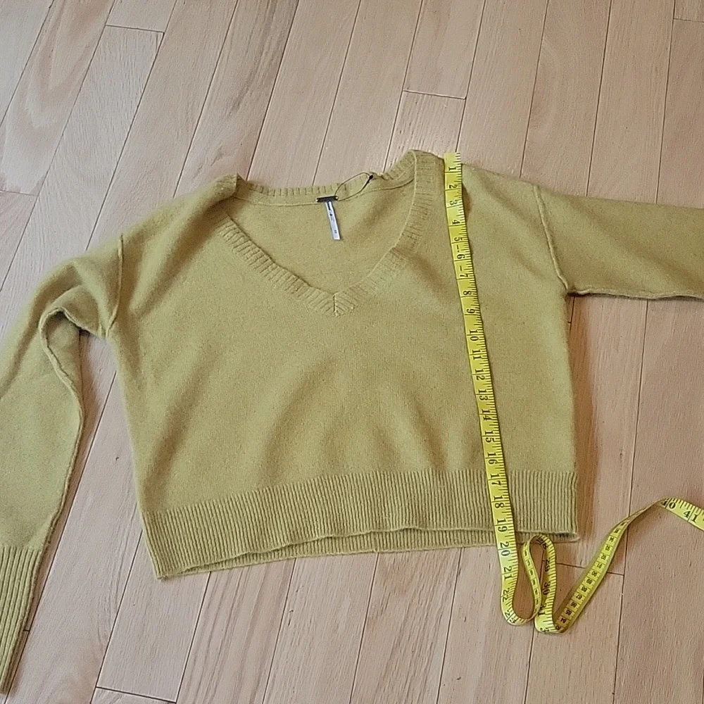 Free People V Neck 100% Cashmere Sweater with ribbed trim details